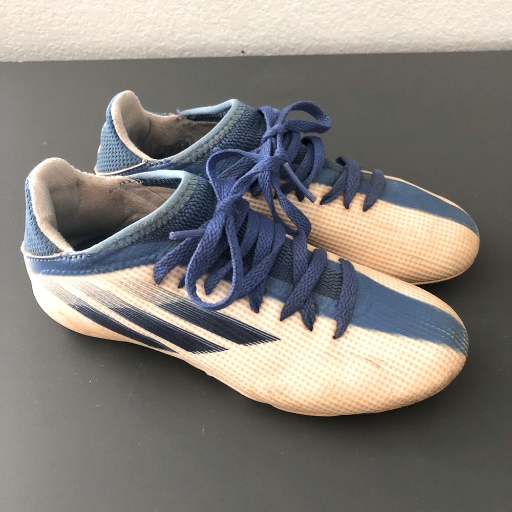 Adidas kids Speedflow.3 cleats white/blue size 1.5